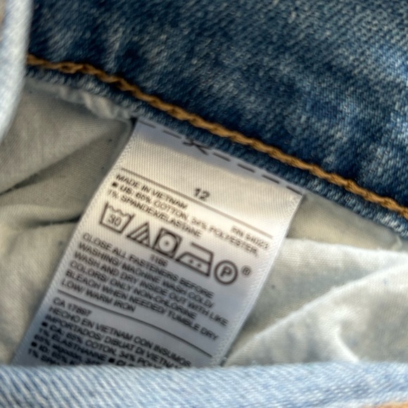 Old Navy Curvy Skinny Jeans. Size 12 - Picture 4 of 5